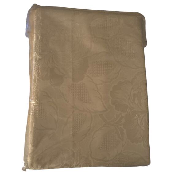 Chapel Gate 60 X 90 Inch Ivory Unstainable Tablecloth Permanent Press Square - Picture 2 of 8